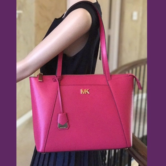 Michael Kors Handbags - MICHAEL KORS NWT PINK LEATHER SHOULDER PURSE TOTE